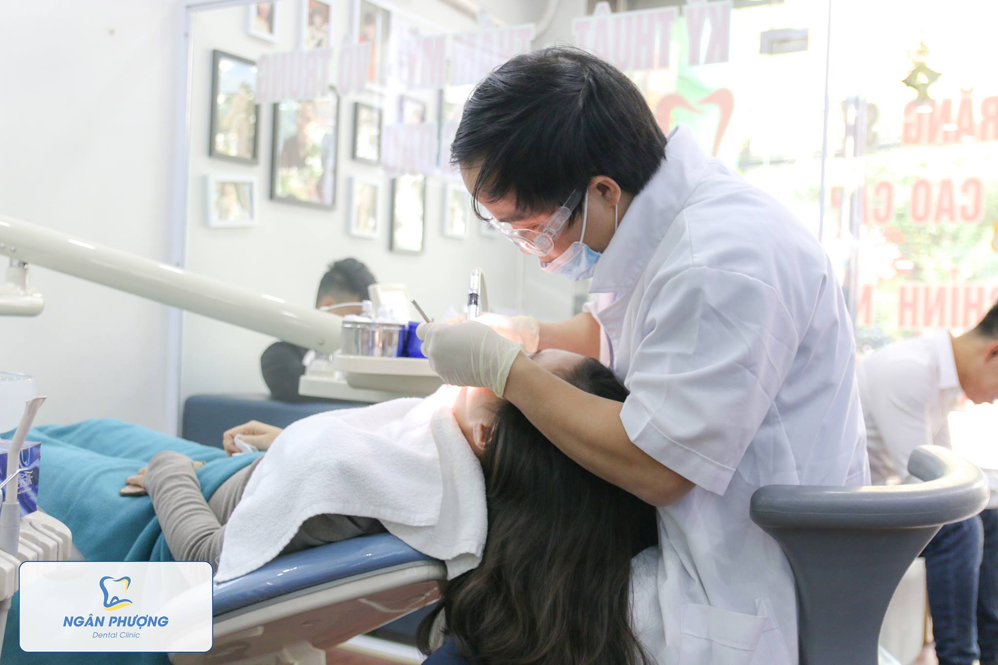 Nhổ răng để niềng răng trong suốt có đau không